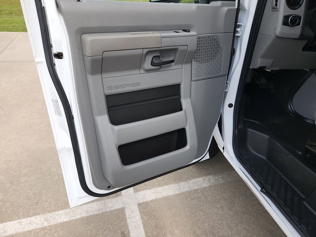 Used 2024 Ford E-350 and Econoline 350 Super Duty w/ Driver's Safety Package image 29