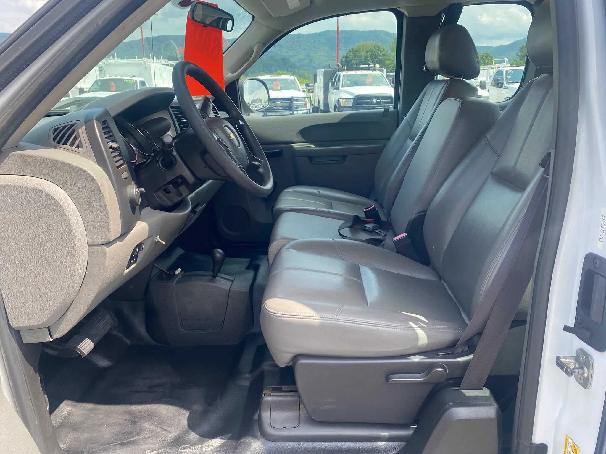Used 2013 Chevrolet Silverado 2500 W/T AWD/4WD image 9