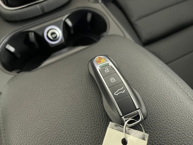 Used 2025 Porsche Cayenne image 45