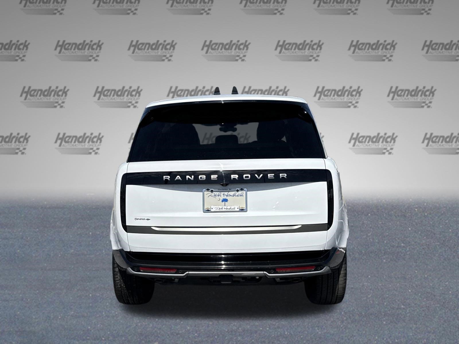 Used 2024 Land Rover Range Rover SE AWD/4WD image 9