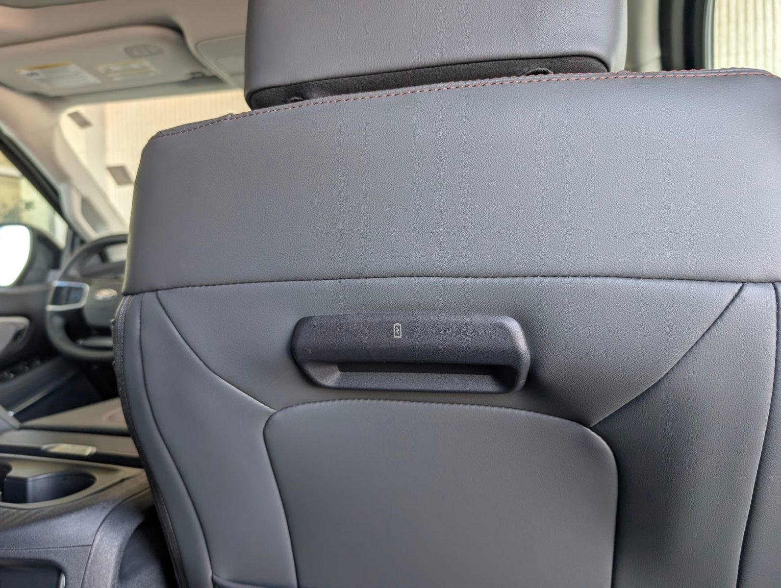 Used 2025 Ford Expedition Active image 42