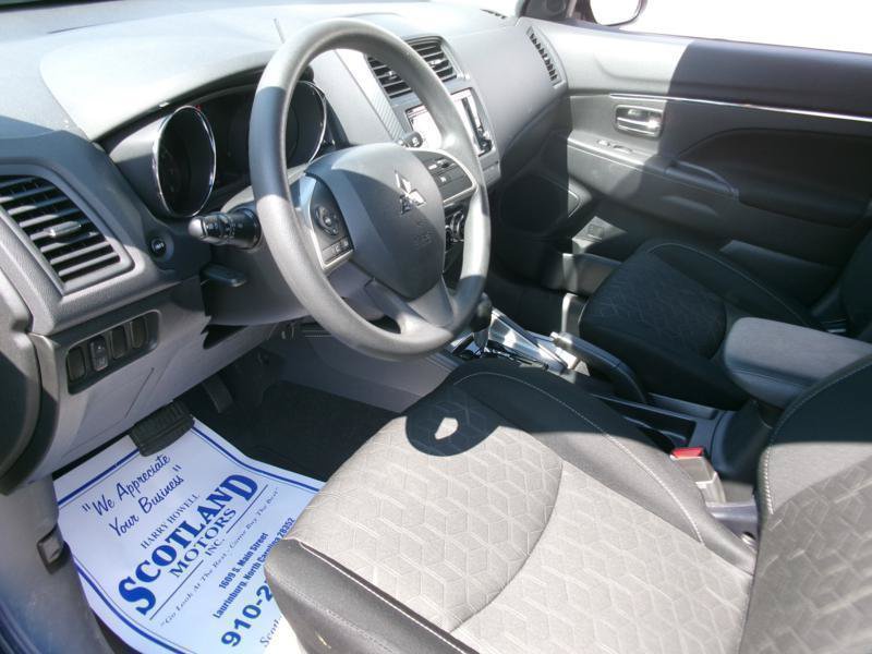 Used 2025 Mitsubishi Outlander Sport ES AWD/4WD image 12