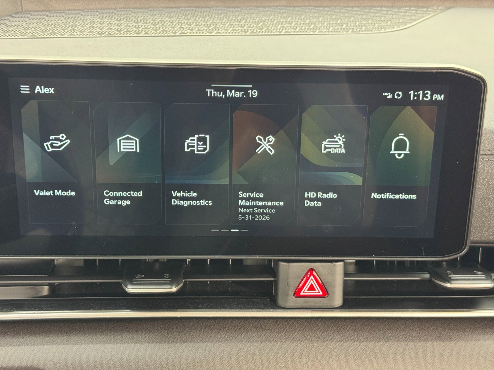 Used 2025 Kia Carnival EX FWD image 27