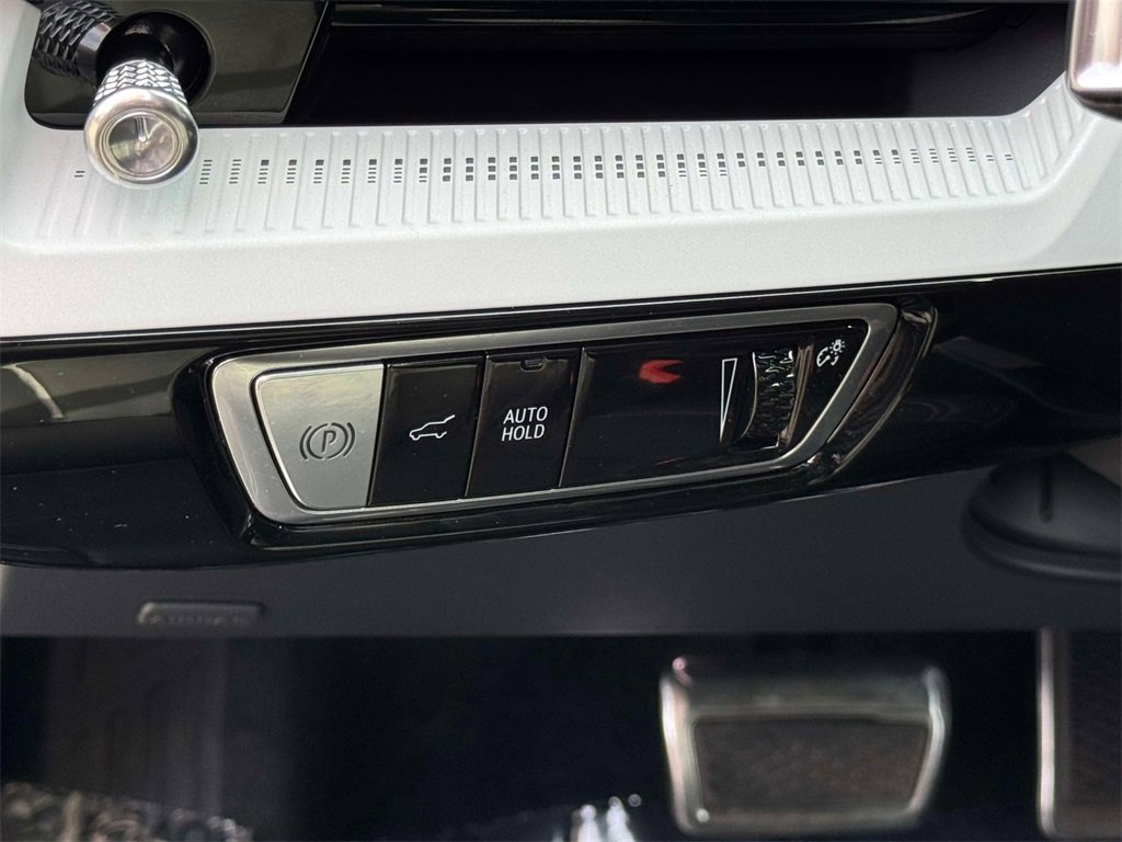 Used 2025 Cadillac Optiq Luxury 2 w/ LPO, Floor Liner Package image 25