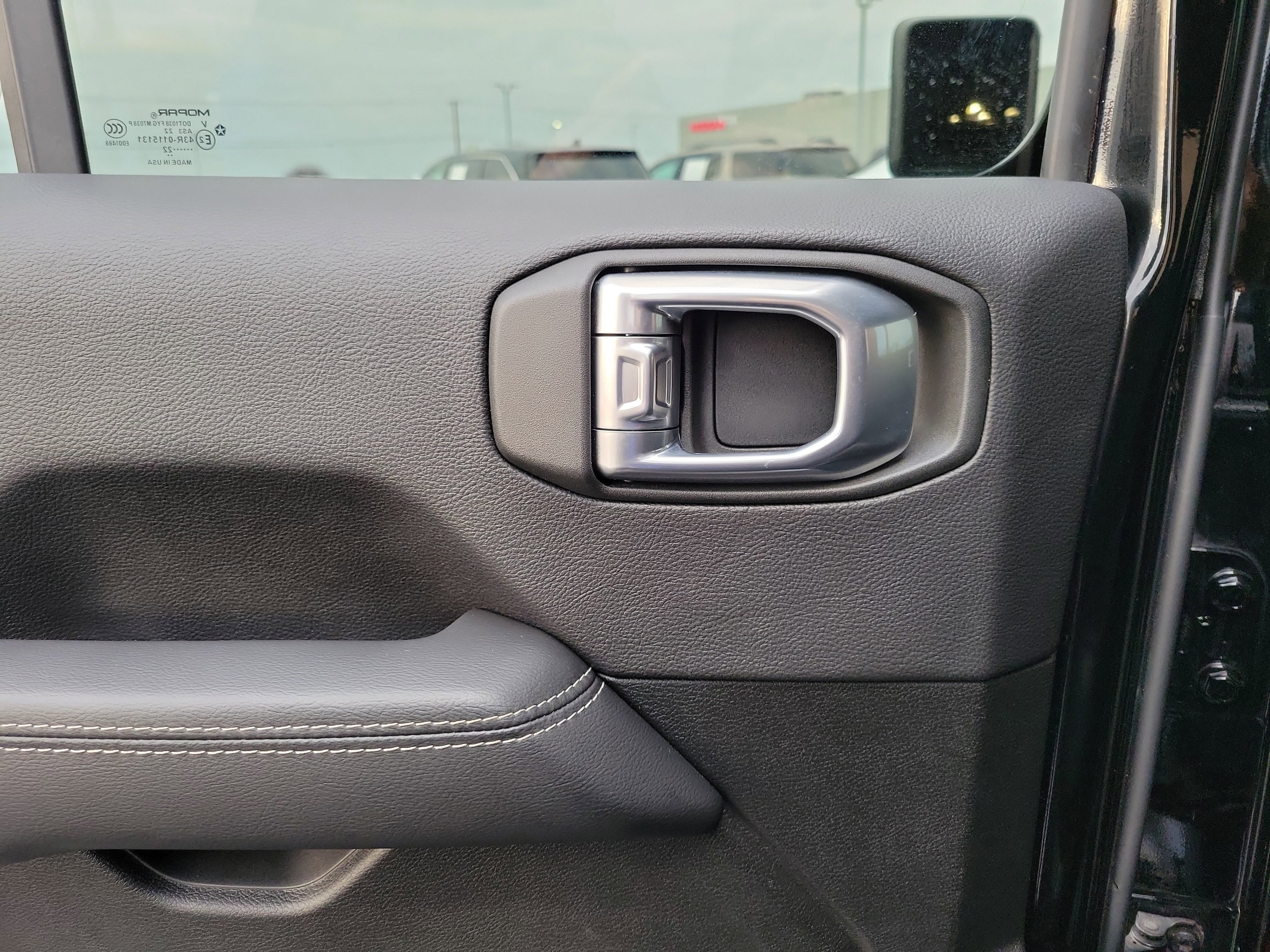 Used 2022 Jeep Wrangler Unlimited Sahara w/ Cold Weather Group image 12