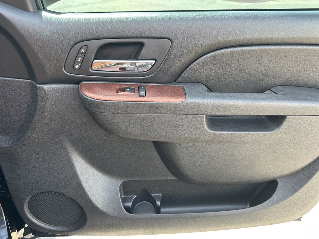 Used 2012 Chevrolet Avalanche LT image 28