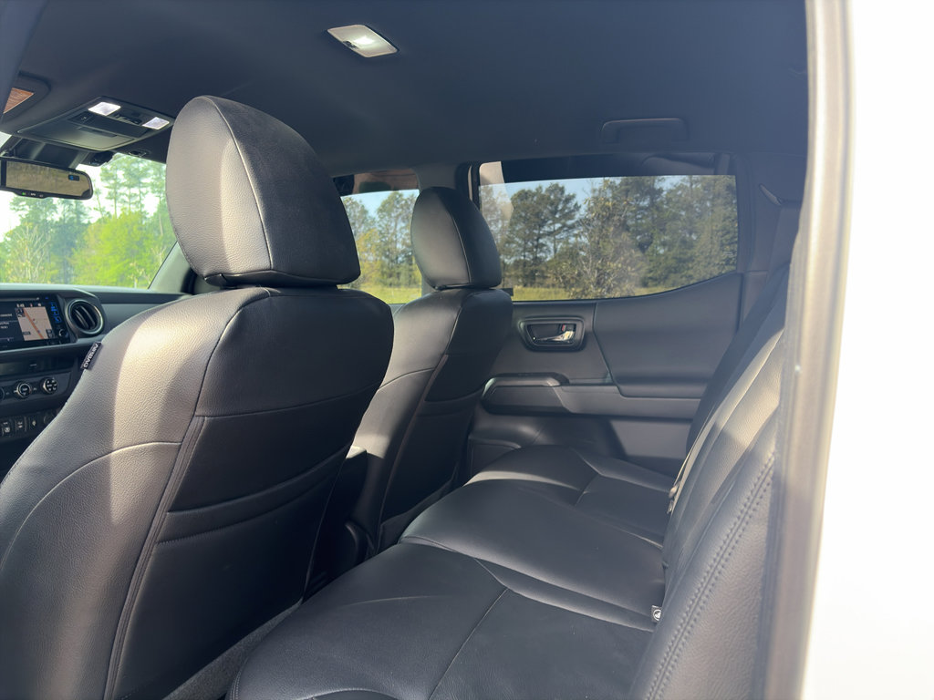 Used 2018 Toyota Tacoma TRD Sport image 13