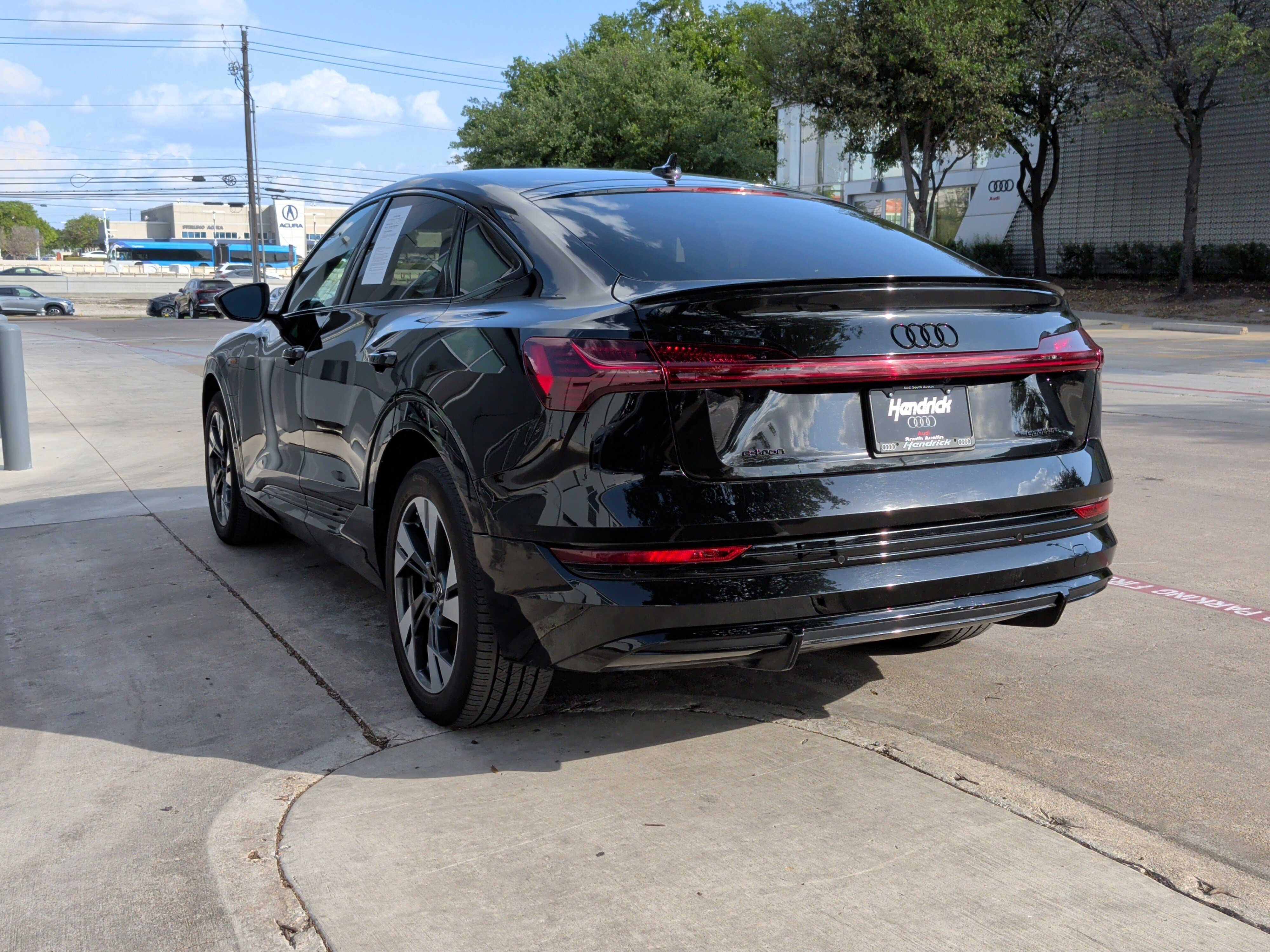 Certified 2023 Audi e-tron Premium w/ Convenience Plus Package AWD/4WD image 8