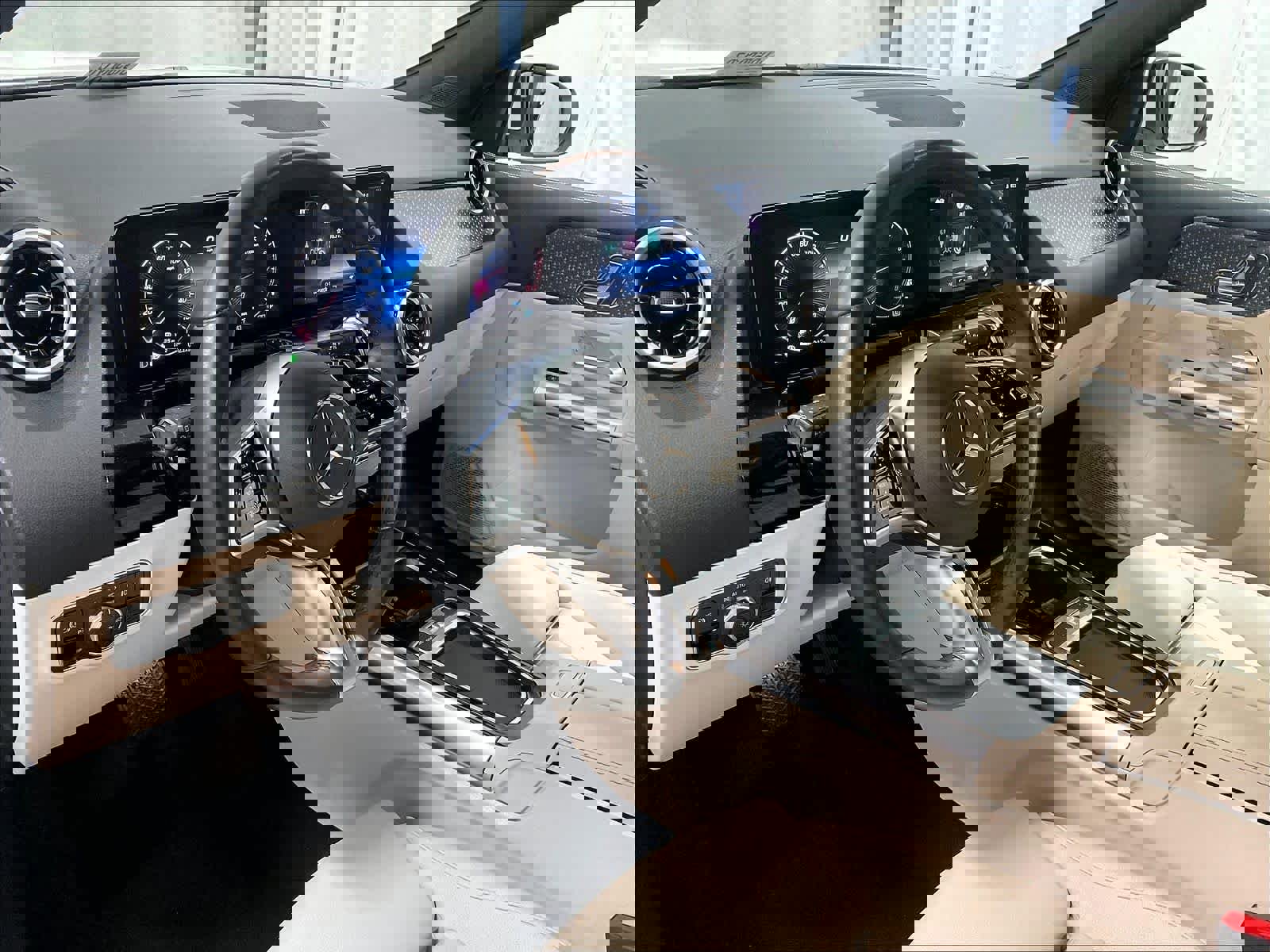 Used 2025 Mercedes-Benz GLA 250 4MATIC image 8