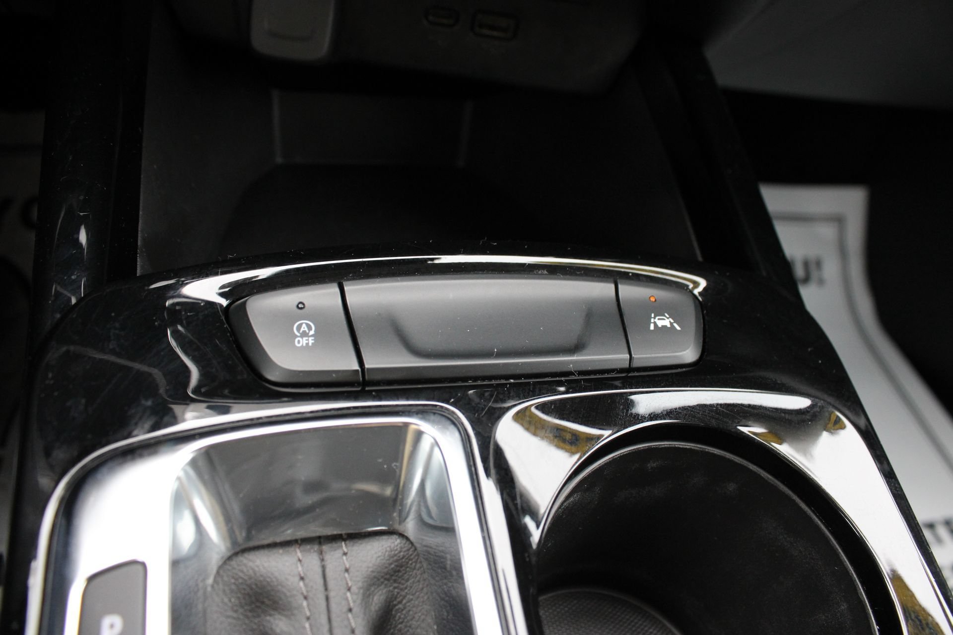 Used 2025 Chevrolet Trax LT FWD image 43