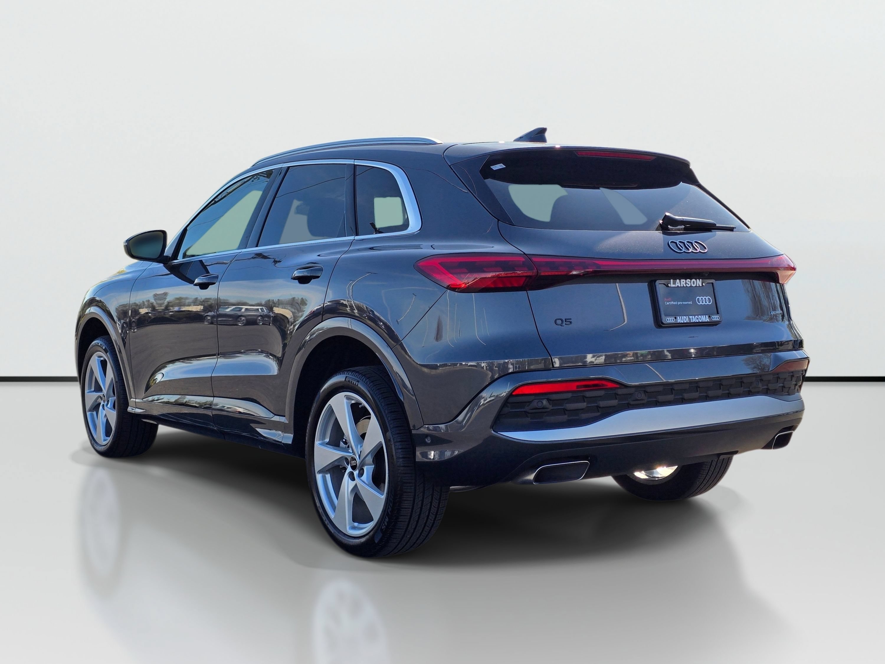 Certified 2025 Audi Q5 Premium w/ Premium Plus AWD/4WD image 3