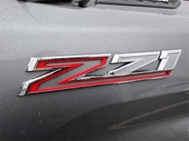 Used 2024 Chevrolet Silverado 2500 Custom w/ Custom Value Package image 3