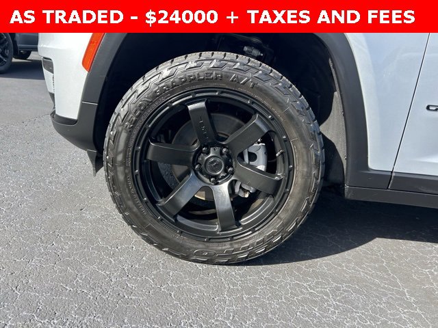 Used 2023 Jeep Grand Cherokee L Laredo image 9