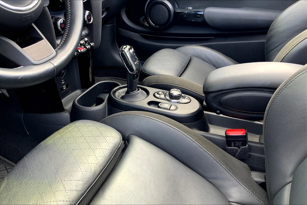 Certified 2022 MINI Cooper S w/ Driver Assistance Package image 17