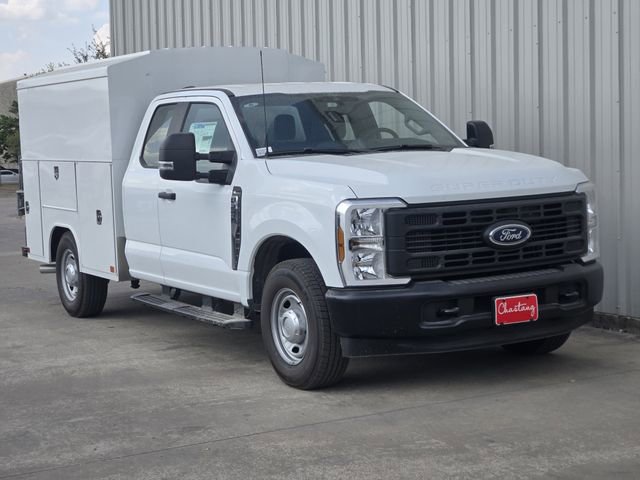 New 2026 Ford F250 XL image 2