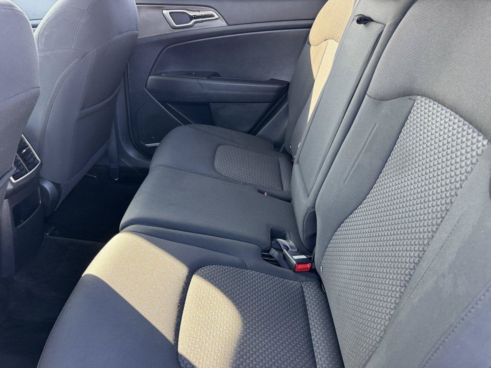 Used 2023 Kia Sportage LX FWD image 13