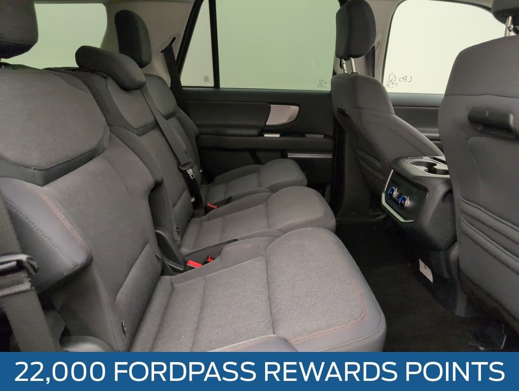Certified 2025 Ford Expedition Active image 15