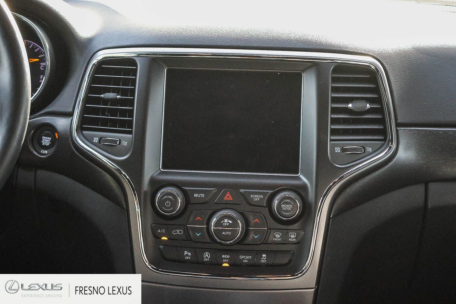 Used 2018 Jeep Grand Cherokee Laredo image 17