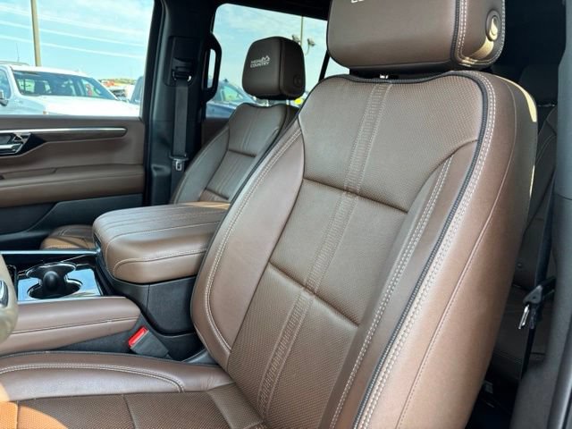Certified 2025 Chevrolet Tahoe High Country w/ Sun And Tow Package AWD/4WD image 13