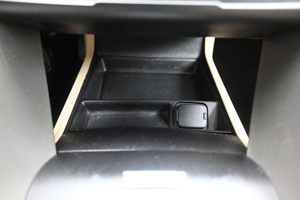 Used 2015 Ford Fusion SE w/ Equipment Group 502A FWD image 19