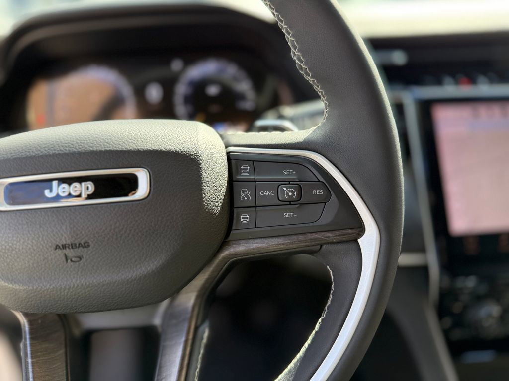 Used 2023 Jeep Grand Cherokee L Limited image 25