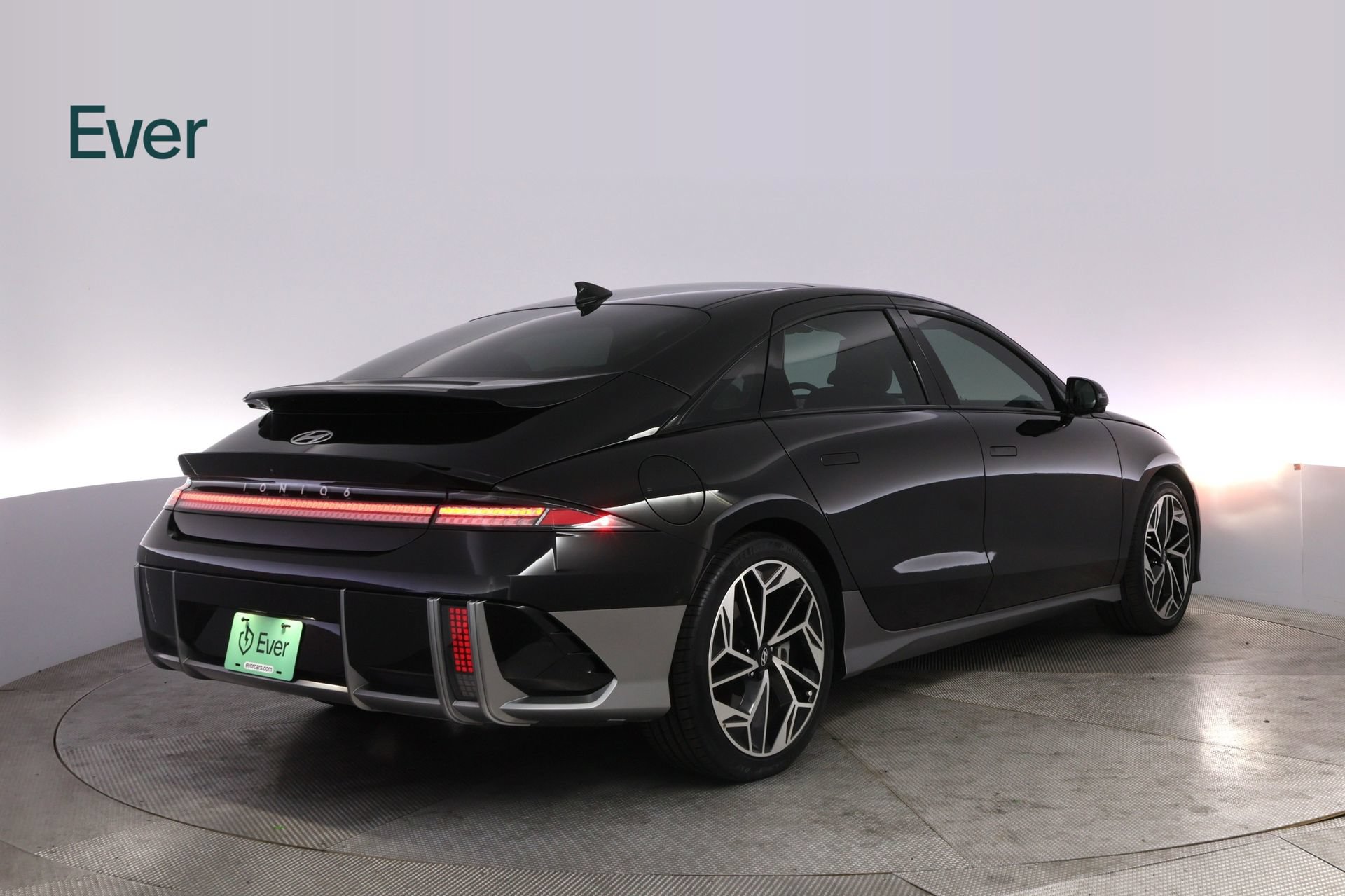 Used 2024 Hyundai Ioniq 6 Limited RWD image 3
