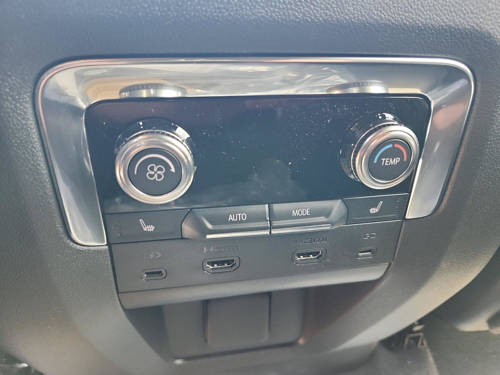 New 2026 GMC Yukon Denali w/ Denali Reserve Package AWD/4WD image 11