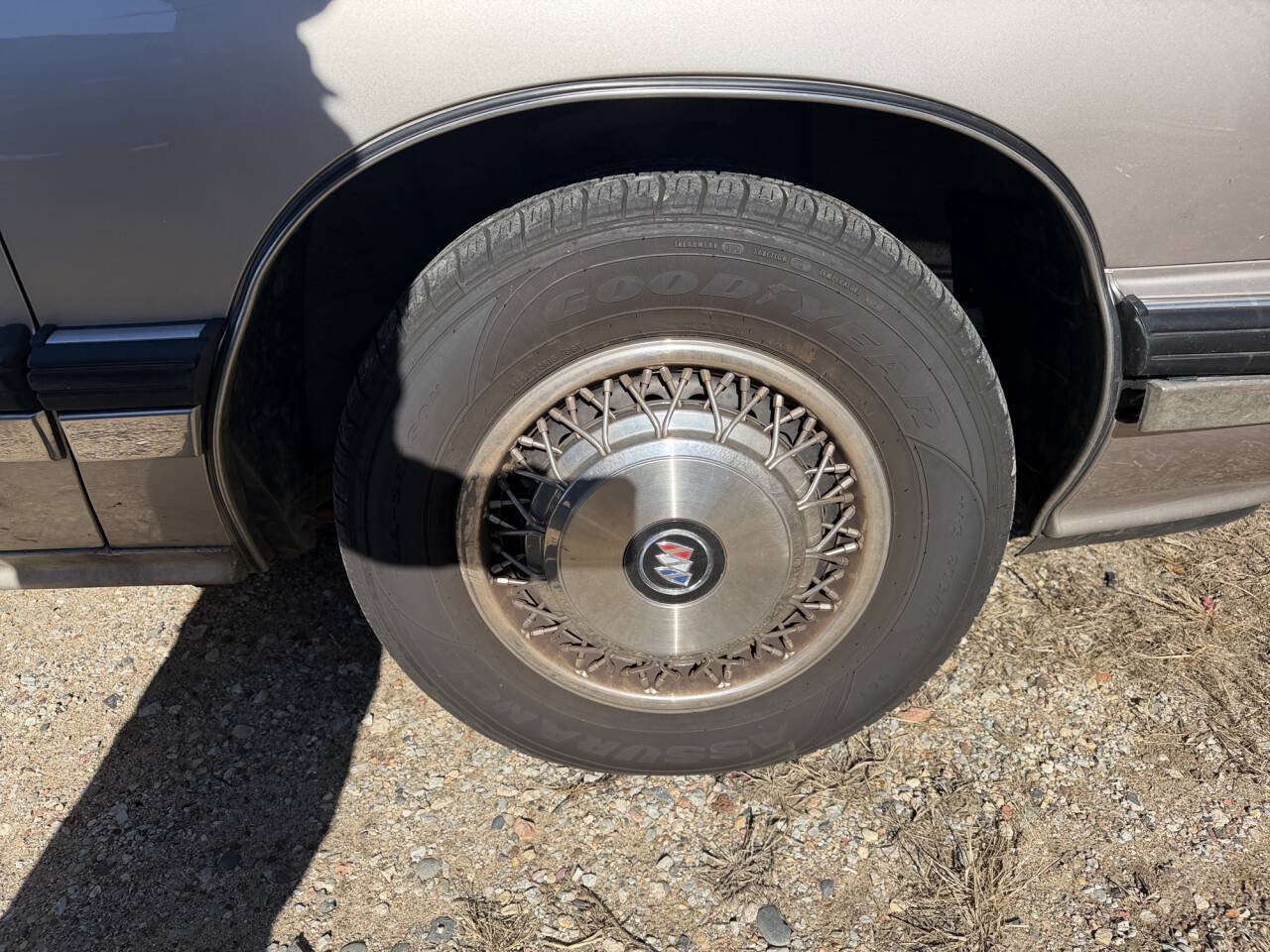 Used 1996 Buick Le Sabre Limited FWD image 12