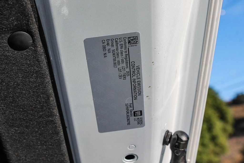 Used 2025 Cadillac Lyriq Sport image 31