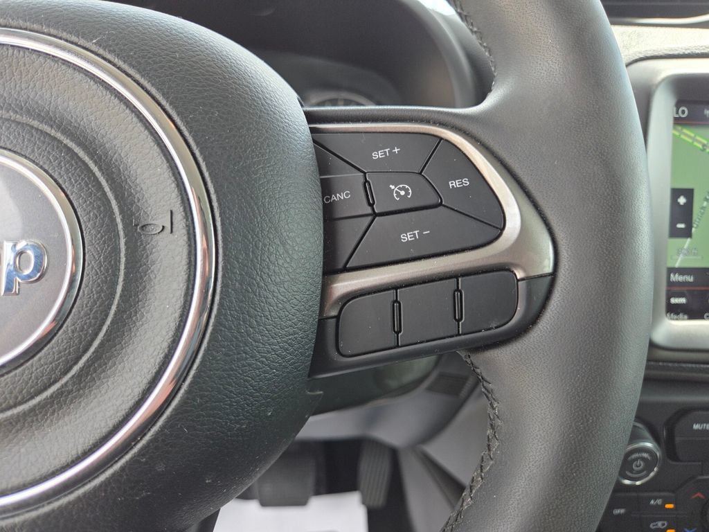 Used 2022 Jeep Renegade Latitude AWD/4WD image 34
