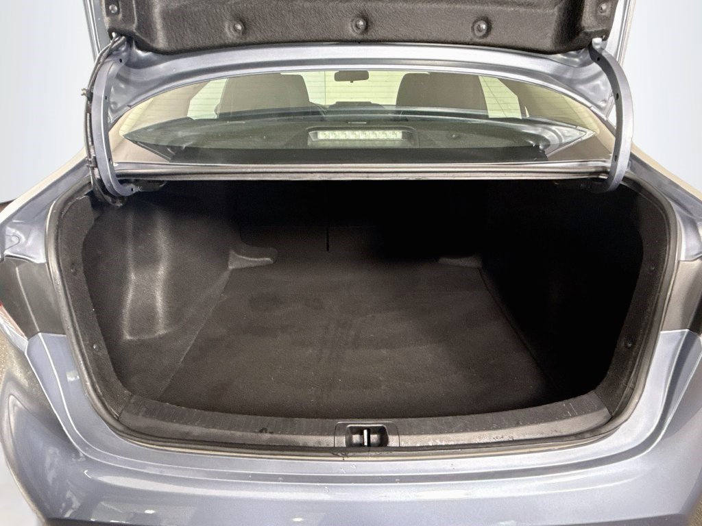 Used 2024 Toyota Corolla LE FWD image 33