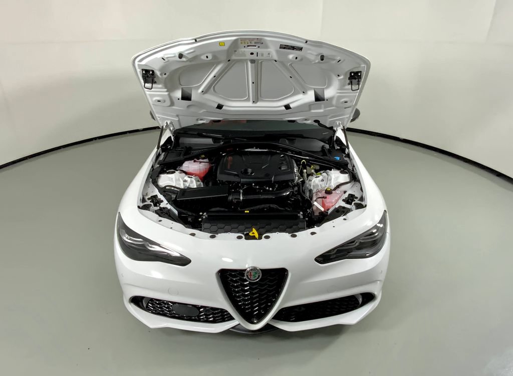 New 2026 Alfa Romeo Giulia AWD image 8