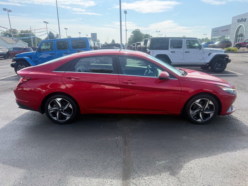 Used 2023 Hyundai Elantra Limited FWD image 2
