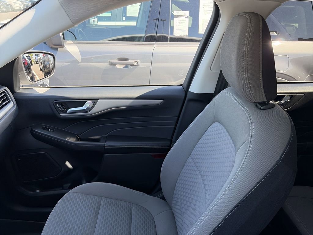 Used 2021 Ford Escape SE w/ SE Sport Appearance Package AWD/4WD image 22