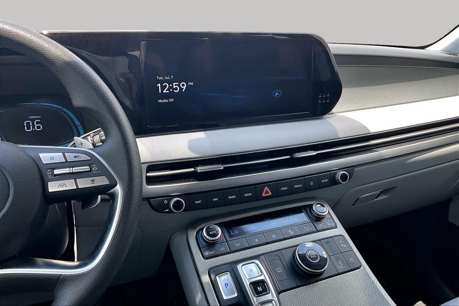 Used 2025 Hyundai Palisade SE FWD image 7