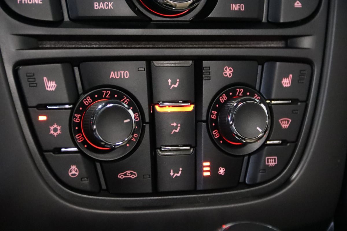 Used 2018 Buick Cascada Premium FWD image 52