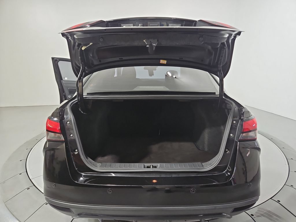 Used 2020 Nissan Versa SR w/ Convenience Package FWD image 22