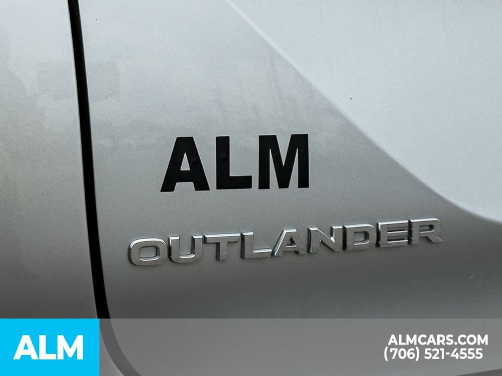 Used 2025 Mitsubishi Outlander SE FWD image 6