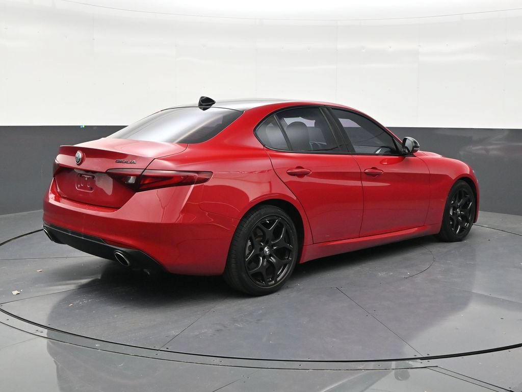 Used 2021 Alfa Romeo Giulia Sprint w/ Nero Edizione RWD image 5