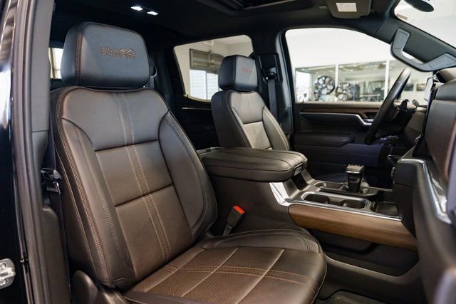 Used 2025 Chevrolet Silverado 1500 High Country w/ Midnight Edition image 32