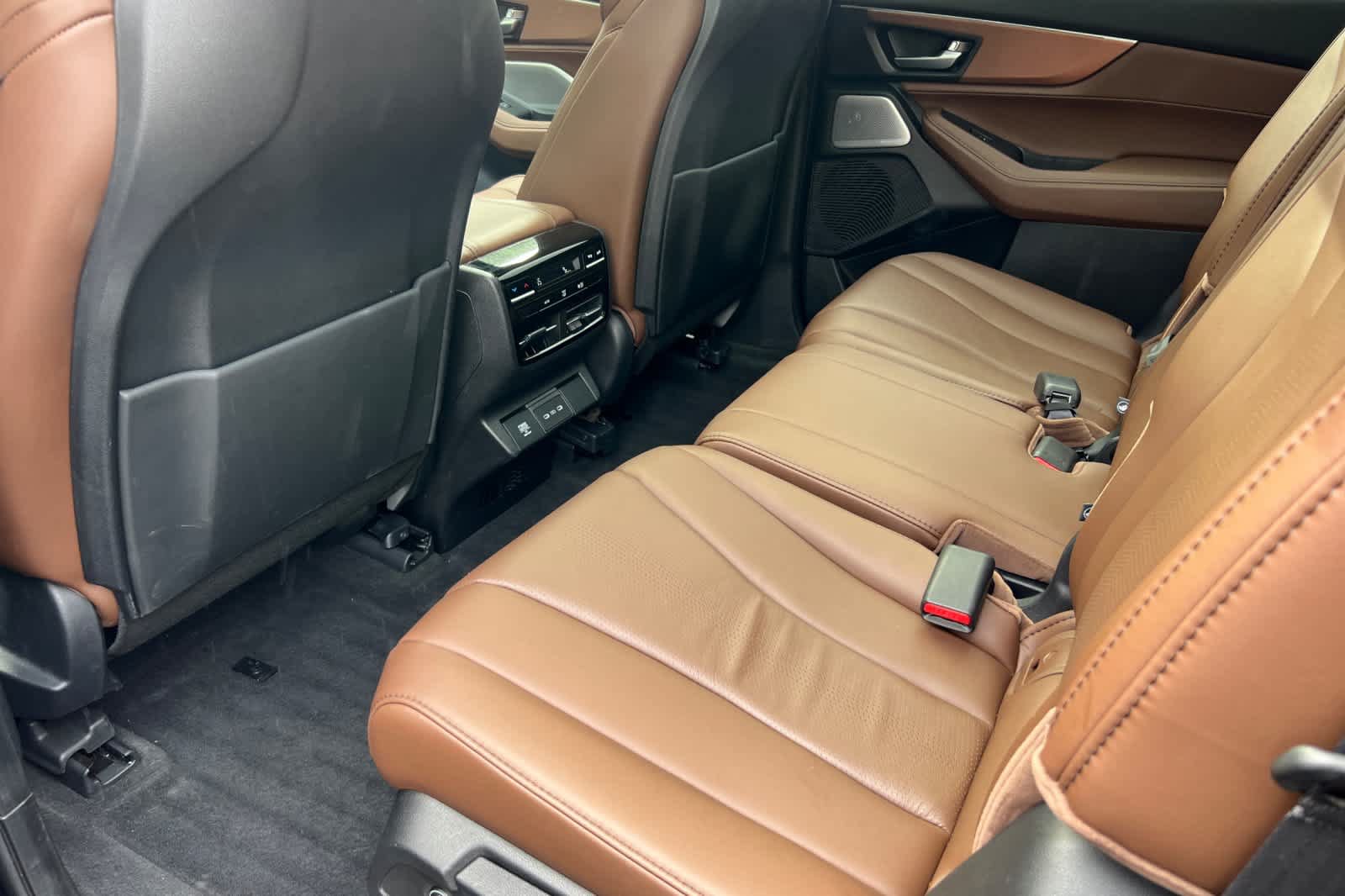Certified 2025 Acura MDX w/ Technology Package AWD/4WD image 12