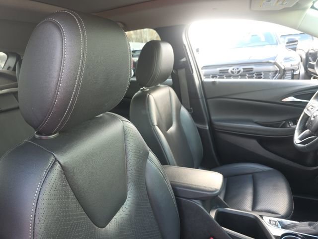 Used 2023 Buick Encore GX Essence w/ Experience Buick Package image 10