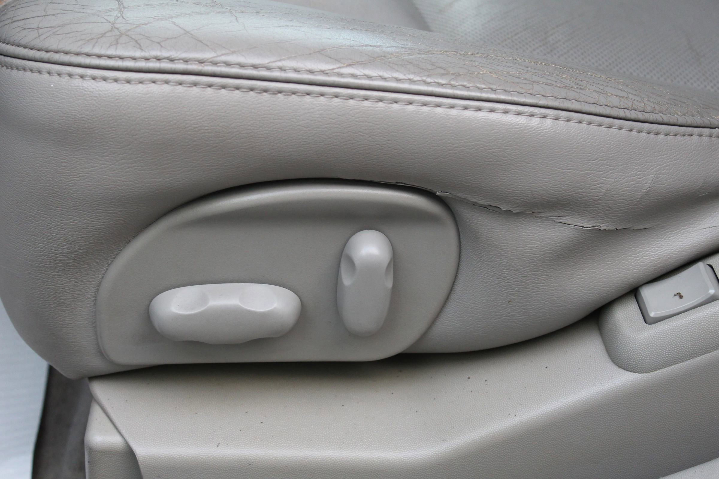 Used 2007 Cadillac SRX w/ Theater Package image 24