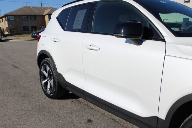 Used 2025 Volvo XC40 B5 Plus image 50