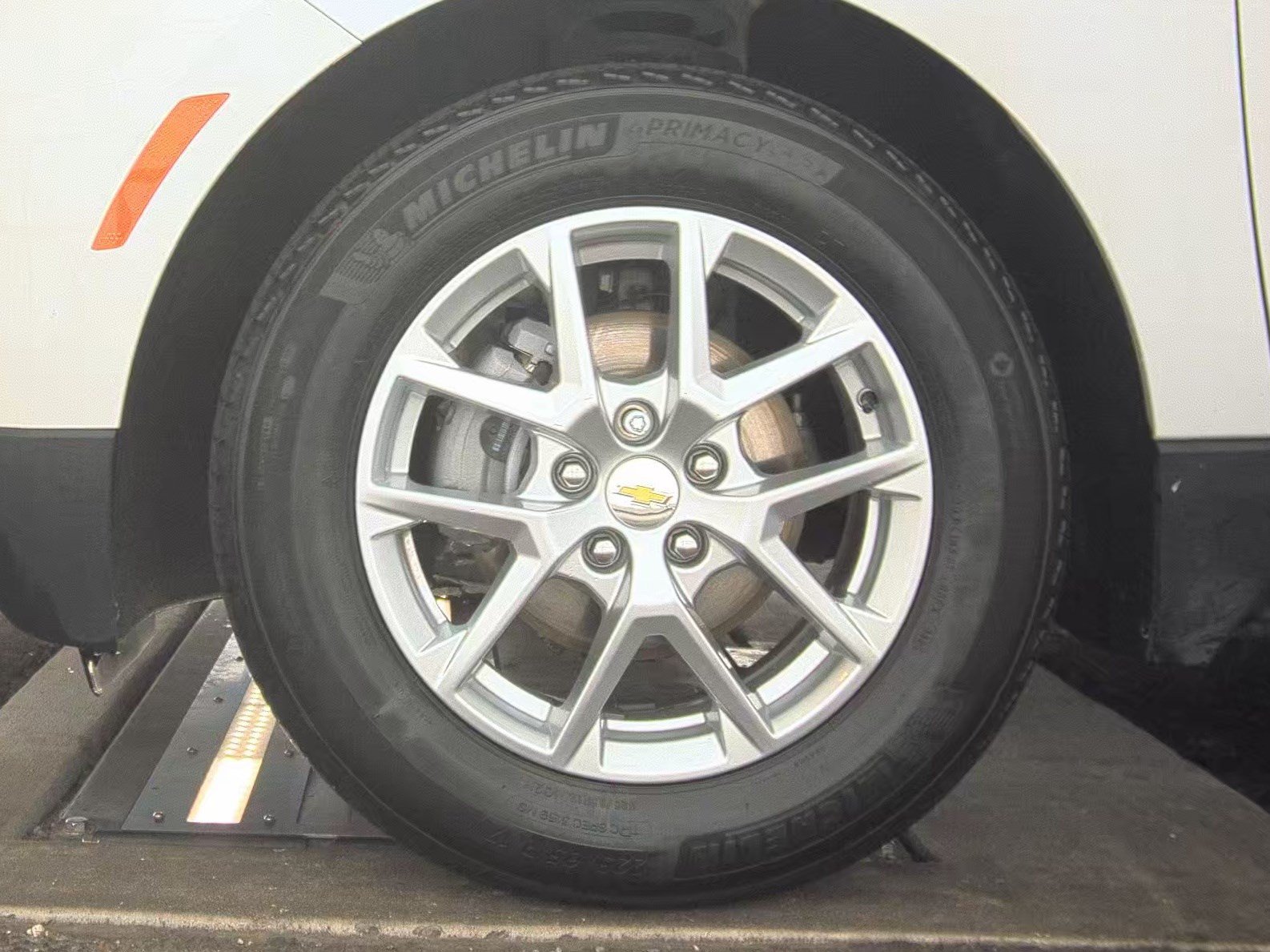 Used 2024 Chevrolet Equinox LS w/ Driver Confidence II Package FWD image 42