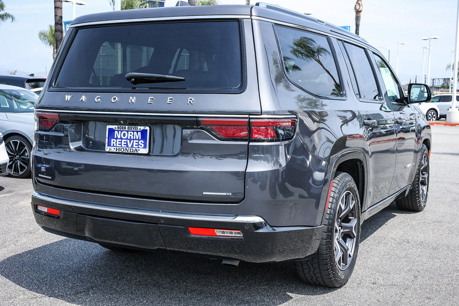 Used 2022 Jeep Wagoneer Series III w/ Premium Group I image 7