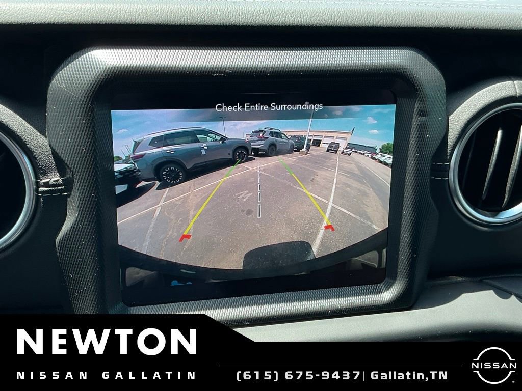 Used 2023 Jeep Wrangler Unlimited Sahara w/ Cold Weather Group AWD/4WD image 13