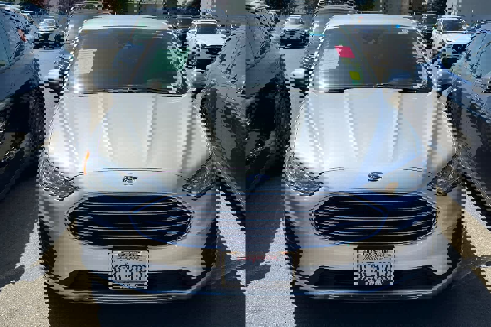 Used 2019 Ford Fusion SE image 2