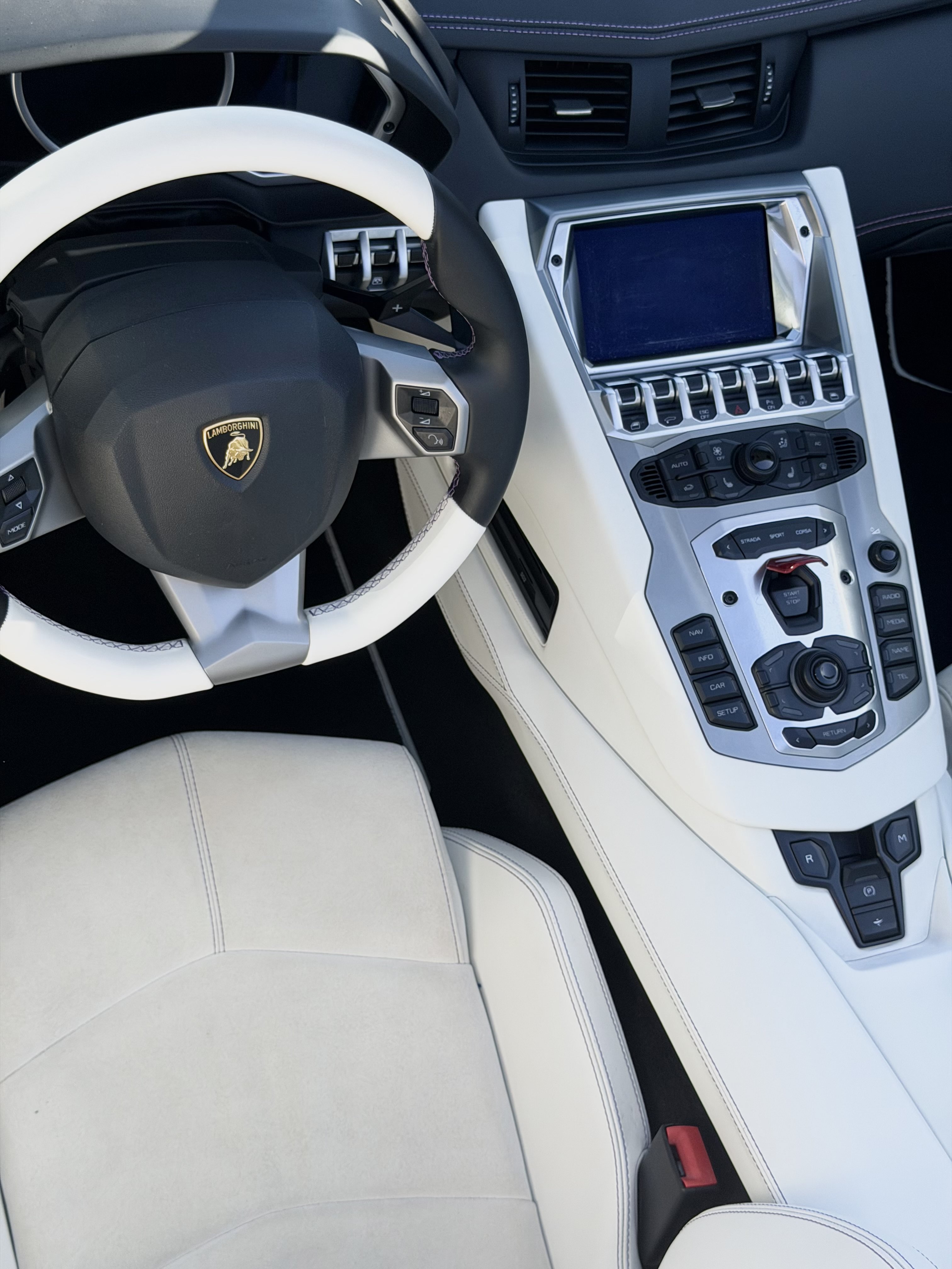 Used 2015 Lamborghini Aventador LP 700-4 AWD/4WD image 9