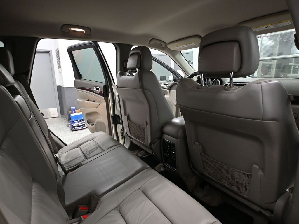 Used 2012 Jeep Grand Cherokee Laredo image 45